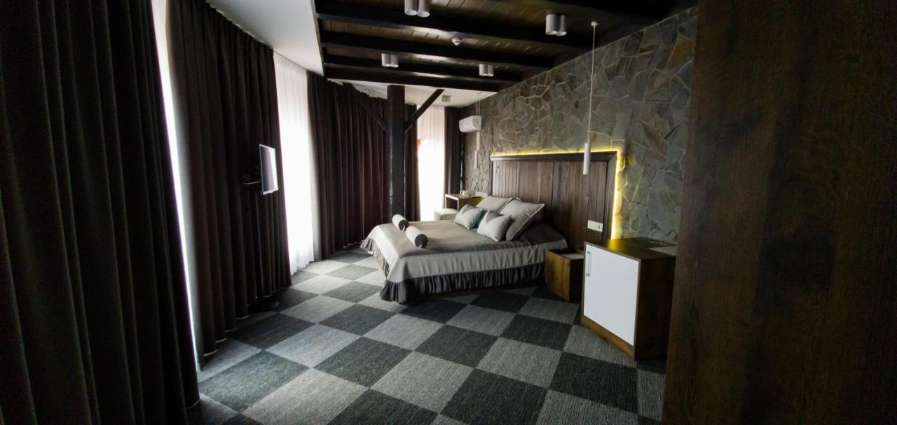 Pidkova Hotel Rivne Exterior foto