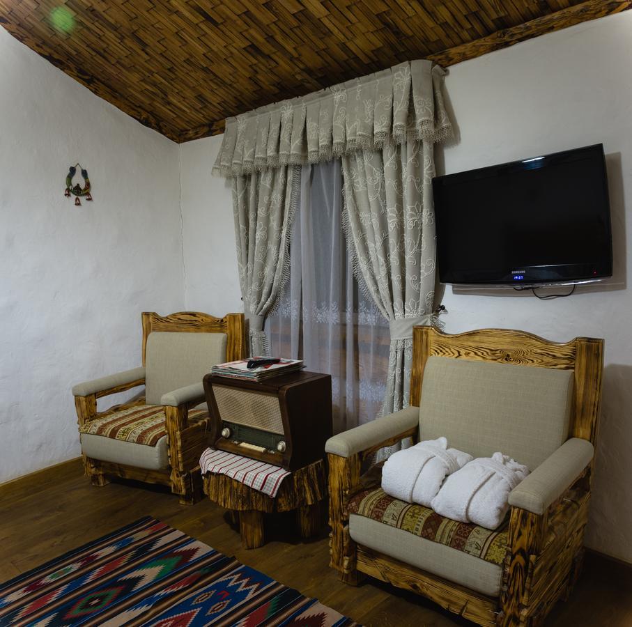 Pidkova Hotel Rivne Exterior foto